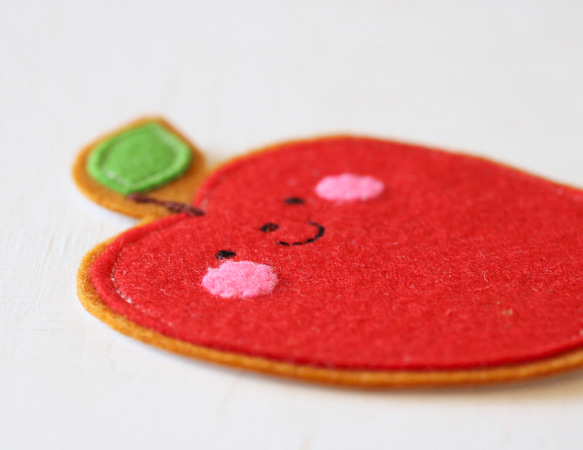 入園・入学準備に＊りんごの大きいフェルトワッペン　名入れ＊おしゃれで可愛い刺繍アップリケ♪お名前ワッペン　ブローチにも 人気・おすすめ｜安定人気・収納便利におすすめ 丁寧対応 配送追跡可 人気ランキング上位