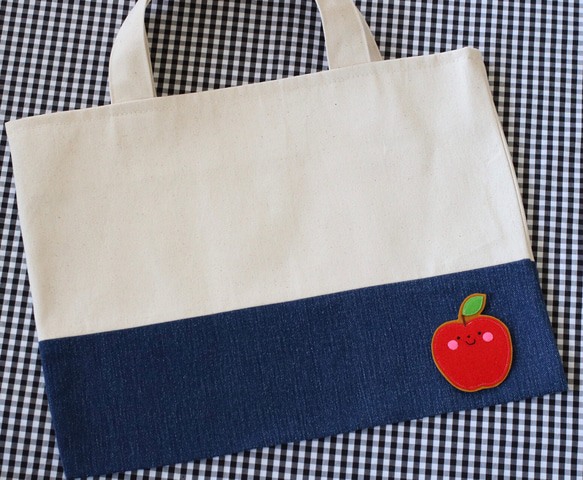 入園・入学準備に＊りんごの大きいフェルトワッペン　名入れ＊おしゃれで可愛い刺繍アップリケ♪お名前ワッペン　ブローチにも 人気・おすすめ｜安定人気・収納便利におすすめ 丁寧対応 配送追跡可 人気ランキング上位