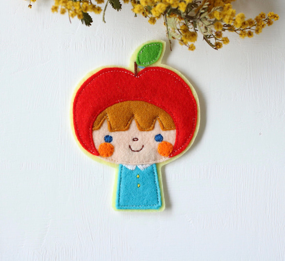 入園準備に＊りんごちゃんの大きいフェルトワッペン 名入れ＊おしゃれ