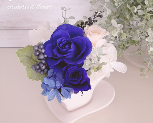 ハートのプリザーブドフラワーアレンジメント（ケース入り）/ギフト