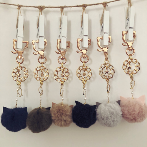 新色追加＊ふわもこネコチャーム＊さかな付き バッグチャーム fuyuchi