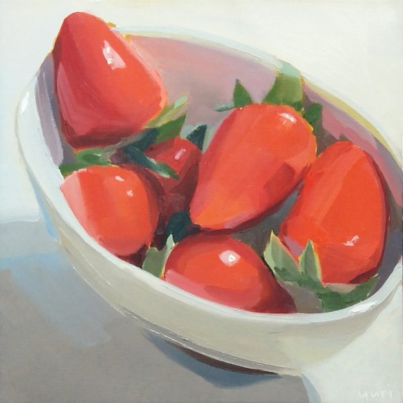 Strawberry in a Bowl 1枚目の画像