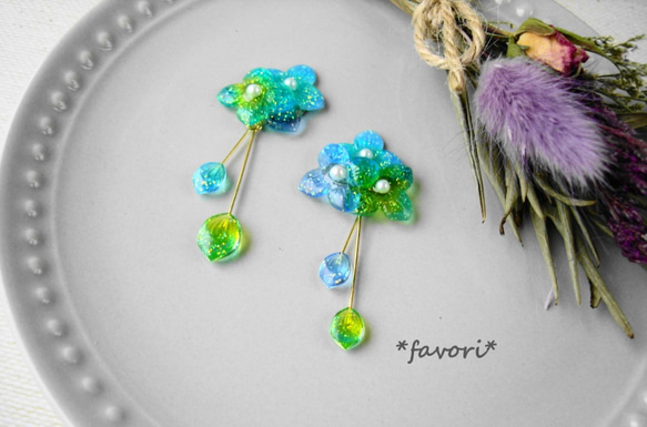 ピアスorイヤリング☆ レジン アシンメトリー紫陽花アジサイあじさい