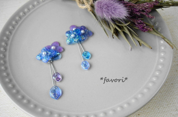 ピアスorイヤリング☆ レジン アシンメトリー紫陽花アジサイ