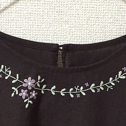 麻の花刺繍ふんわりワンピース（紫） 4枚目の画像