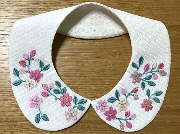 手刺繍つけ襟（桜） 5枚目の画像