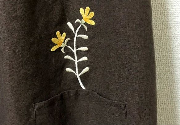 ポケットから花のワンピース(チョコ） 3枚目の画像