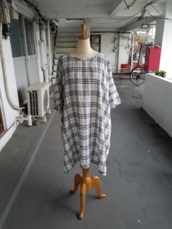 リネン100%チェックワンピース【即発送可能❗】 1枚目の画像