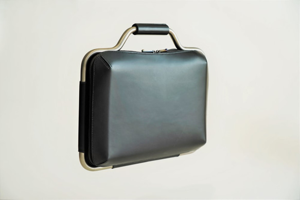 EB2-S チタンフレーム Business Bag   Color:Black  MacBook PC Bag 7枚目の画像