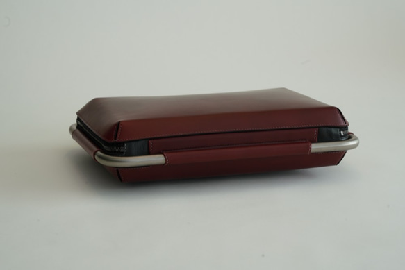 EB2-S チタンフレーム Business Bag   Color:Burgundy MacBook PC Bag 6枚目の画像