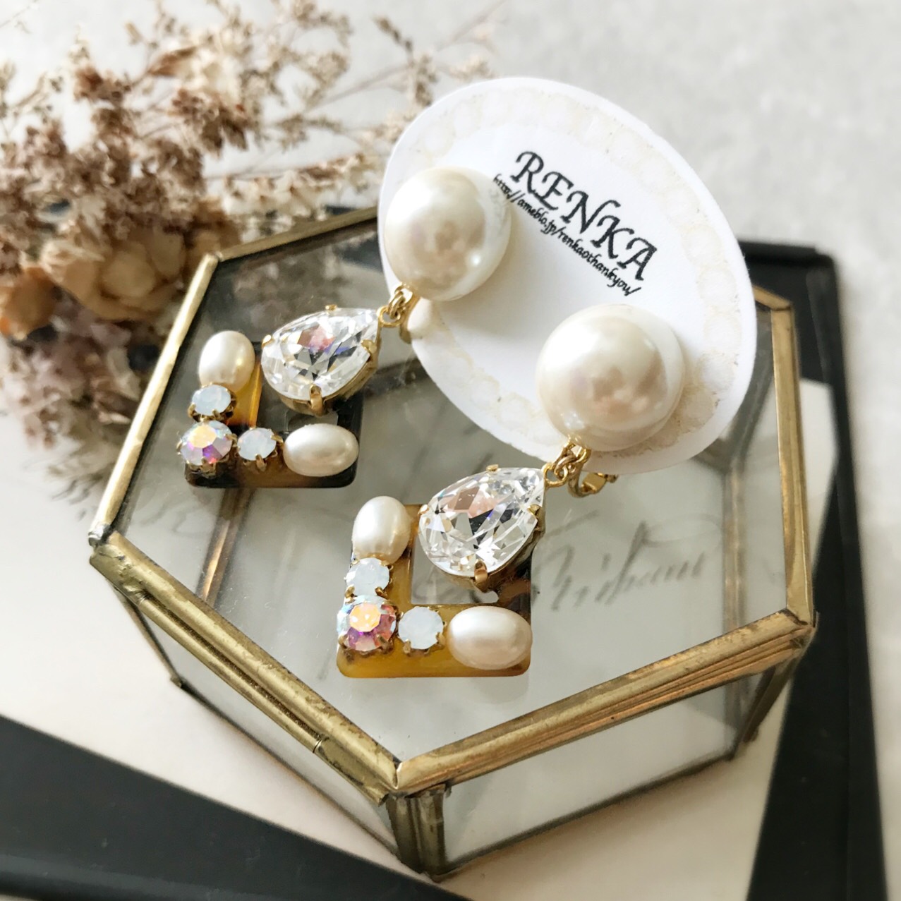 スワロフスキーとパールのべっ甲大ぶりイヤリング【上品･パーティー･ヴィンテージ･大人カジュアル】{RPG-614er｝