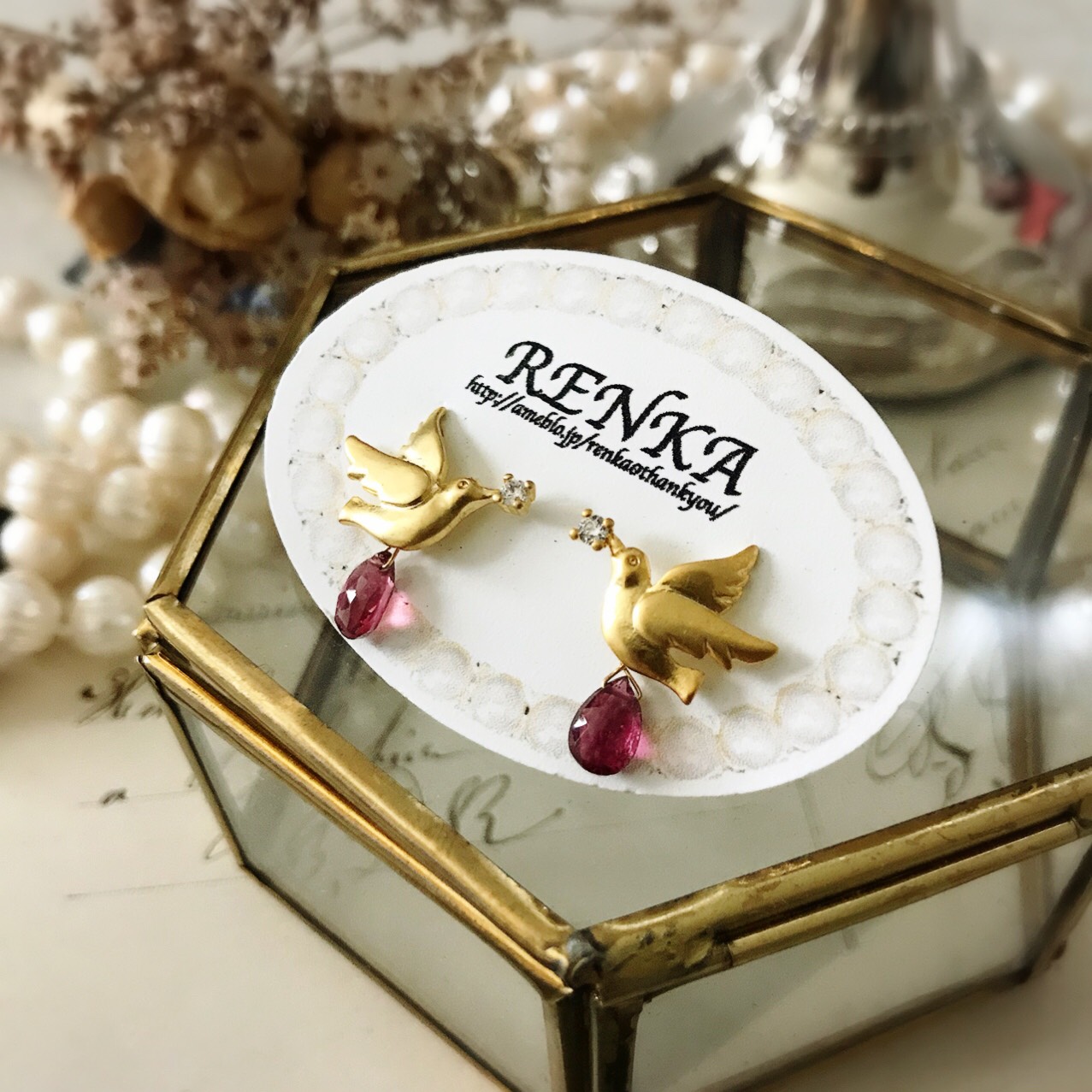 レッドトルマリンと小鳥の小ぶりピアス【天然石･ピンク･上品･春･大人可愛い･華奢】｛RPG-627①｝