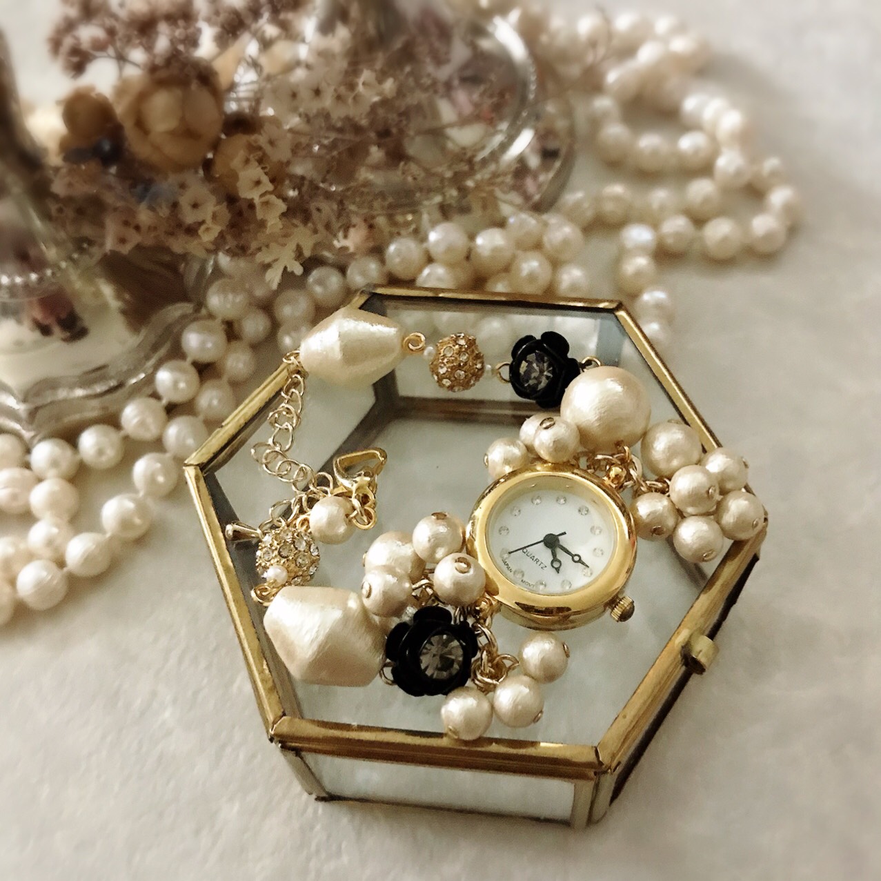 ブラックのお花とコットンパールの大ぶり腕時計【ウェディング･セレモニー･パーティー･上品･大人可愛い】{RWG-62}