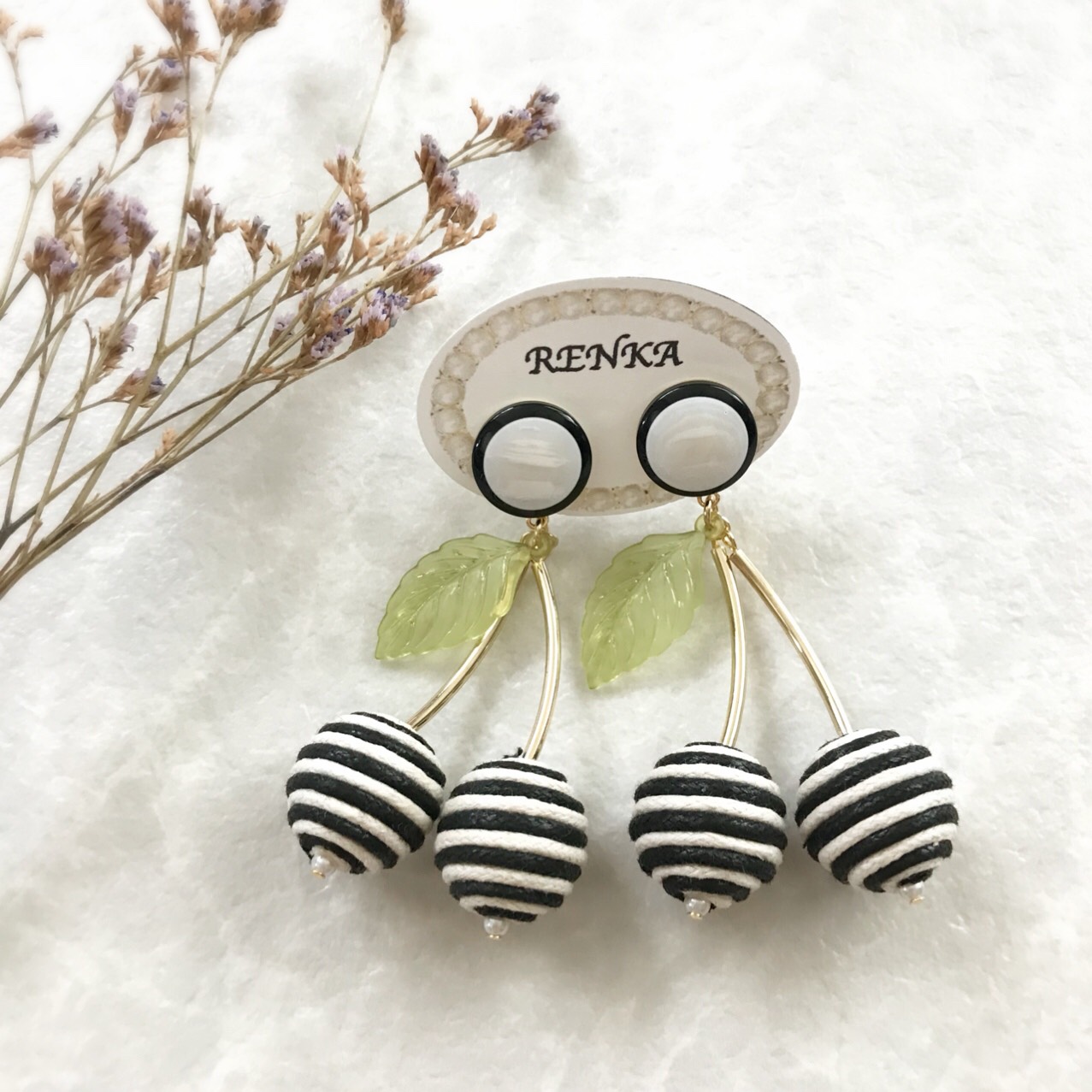 シックな大人さくらんぼ大ぶりイヤリング【春夏･大人可愛い･チェリー･フルーツ】{RPG-839(BK)er}