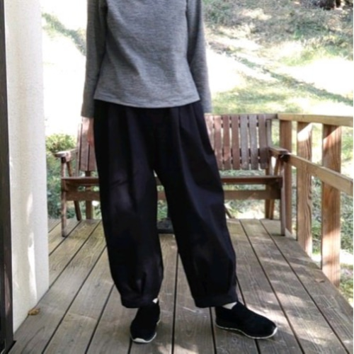 コットンツイルのゆったりバルーンパンツ 黒 キュロット・ワイドパンツ 