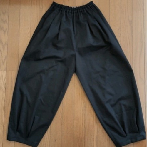 訳あってお買い得！30～80％OFF コットンツイルのゆったりバルーンパンツ 黒 キュロット・ワイド パンツ
