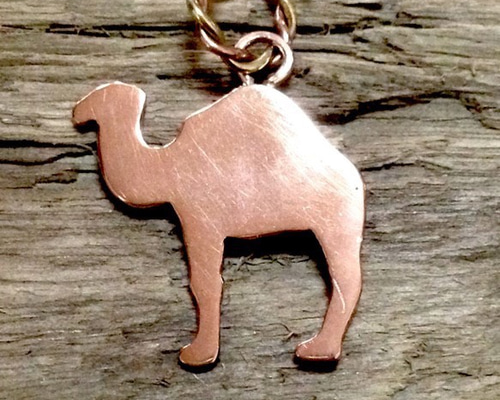 ラクダペンダントトップ，エスニック，アフリカ，民族，アクセサリー