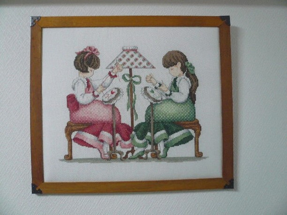 刺繍をする女の子☆クロスステッチ☆刺繍☆フレーム☆額 その他アート
