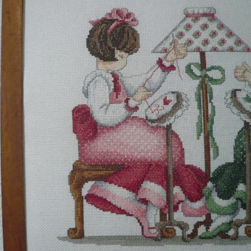 刺繍をする女の子☆クロスステッチ☆刺繍☆フレーム☆額 その他アート