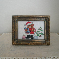 刺繍をする女の子☆クロスステッチ☆刺繍☆フレーム☆額 その他アート