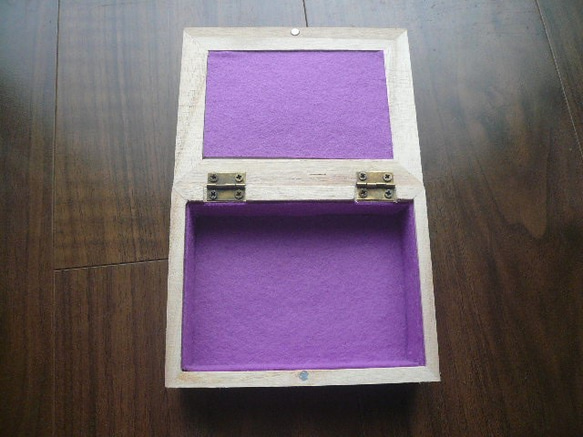 刺繍☆クロスステッチ☆木製ボックス☆小物入れ☆紫 3枚目の画像