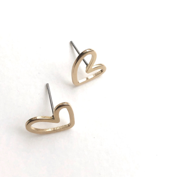 Heart flame mini earrings B-061 3枚目の画像