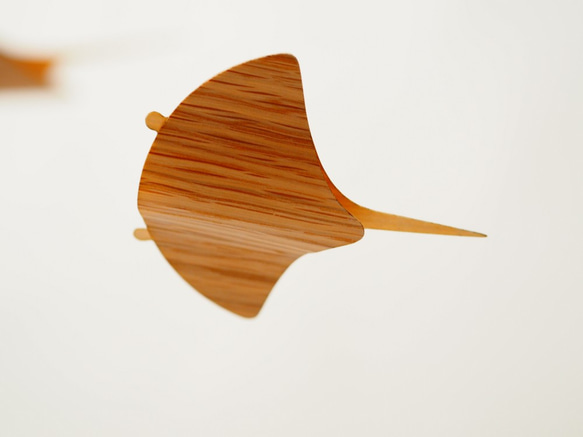 親子マンタのモビール　海　木製　Parent-child manta ray mobile 2枚目の画像