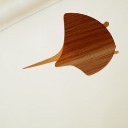 親子マンタのモビール　海　木製　Parent-child manta ray mobile 3枚目の画像