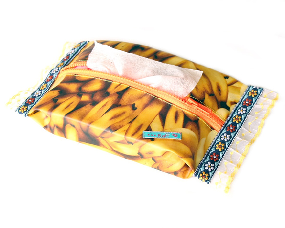 おしりふきポーチ-バナナ柄×オレンジ刺繍テープ 1枚目の画像