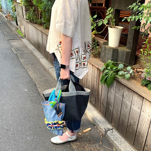 外付けミニバッグ デニムリメイク フリル チャームバッグ
