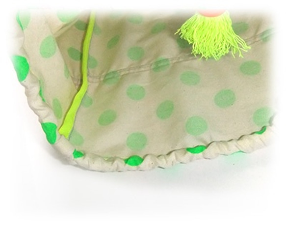 大きな巾着袋　体操袋・給食袋×ネオンカラーグリーンドット 5枚目の画像