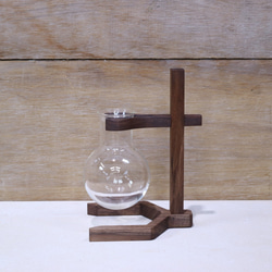 実験用透明ガラス(丸底フラスコ)の一輪挿しとウォールナットスタンドのフラワーベース【受注製作】 3枚目の画像