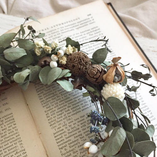 ユーカリと木ノ実と花々 リース 【公式通販】