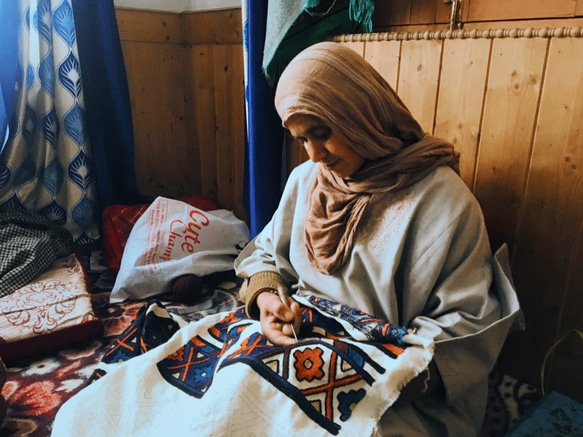 喀什米爾 羊毛編織 圖騰抱枕套－繽紛粉藍 第8張的照片