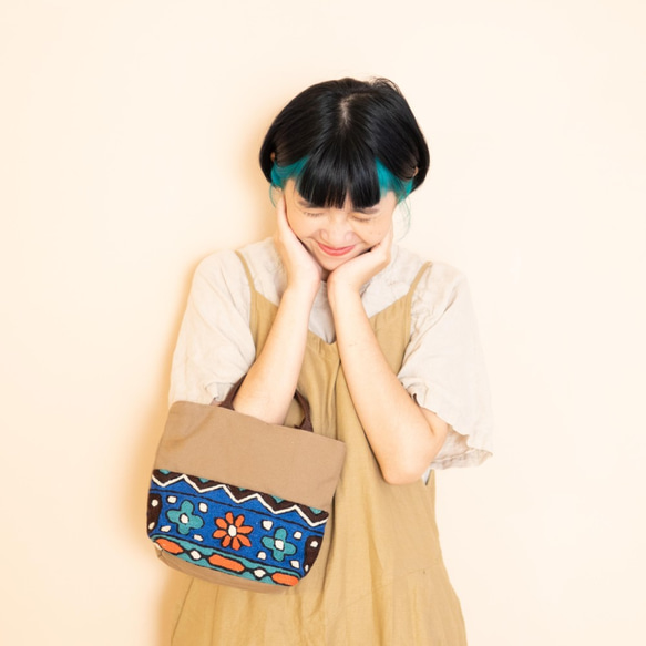 カシミアウール手織りスモールバッグ-サブマリンガーデン 2枚目の画像