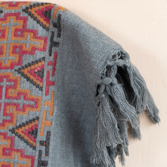 喜馬拉雅氂牛風格披毯 / 被子 / 萬用毯－灰色 第8張的照片