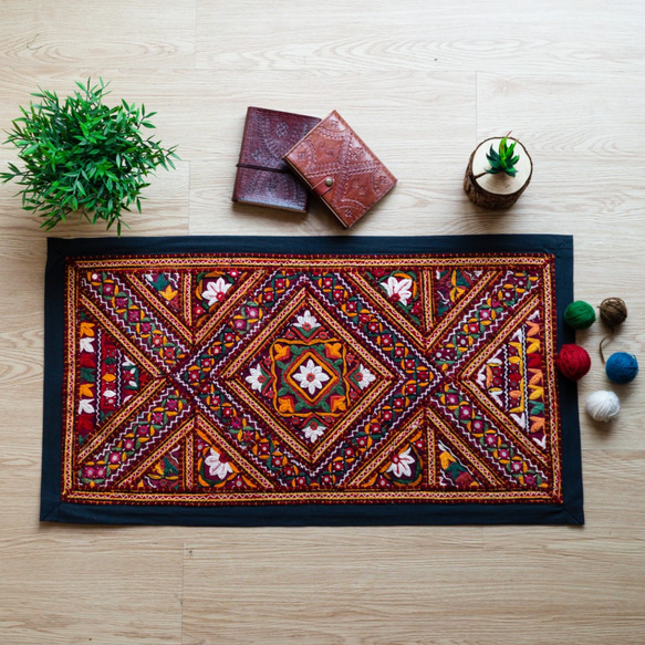 インドの砂漠のシーシャ刺繡手織り絨毯-セイヨウトチノキ