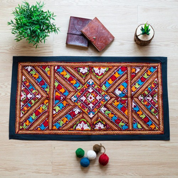 ★新品★インドハンドメイド刺繍タペストリーラグ★ビンテージ古布★ラジャスタン★ ☆新品☆インドハンドメイド刺繍タペストリーラグ☆ビンテージ