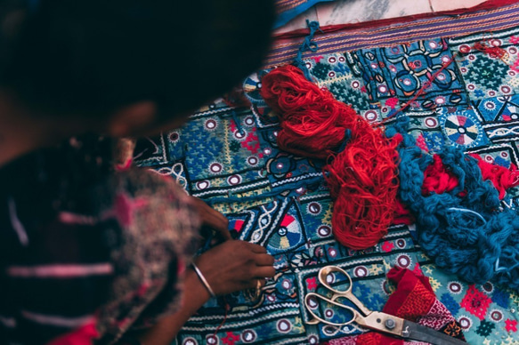 印度沙漠 水煙刺繡 手工編織地毯  - 沙漠花朵 第8張的照片