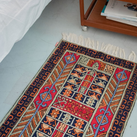 喀什米爾 羊毛手工編織 圖騰地毯 小款 － 青青草原 第3張的照片