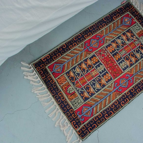 喀什米爾 羊毛手工編織 圖騰地毯 小款 － 青青草原 第4張的照片