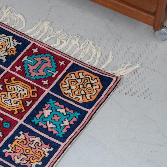 喀什米爾 羊毛手工編織 圖騰地毯 小款 － 魔術方塊 粉版 第4張的照片