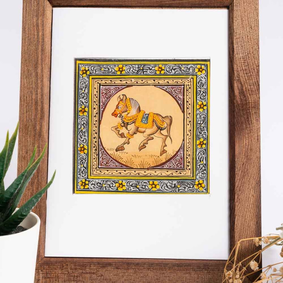 印度手繪絲綢畫 黃底 － 馬 第3張的照片