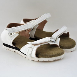＃德山鞋：“BSA”白色絨面革 第1張的照片
