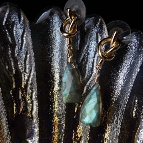 大粒 変形ラブラドライトのピアス 109 ピアス（スタッド・一粒） Coco