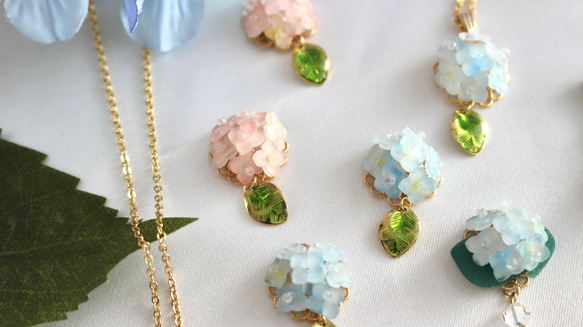 淡藍色繡球花穿孔/耳環 第4張的照片