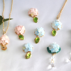 淡藍色繡球花耳夾 第5張的照片