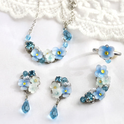 ビオラの花束ピアス/イヤリング（アクアマリンカラー） 10枚目の画像