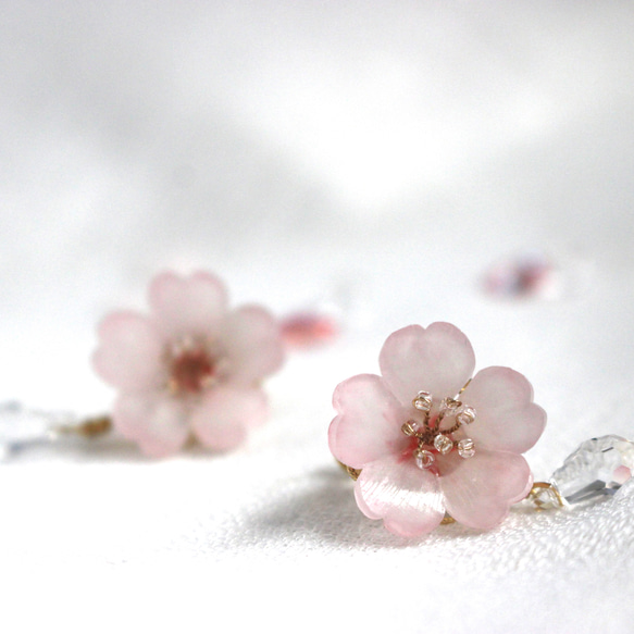 櫻花和水滴寶石耳環櫻花 20 毫米 第2張的照片