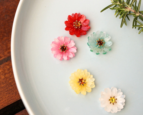 スイーツカラーのガーベラピアス ピアス（スタッド・一粒） fraise02